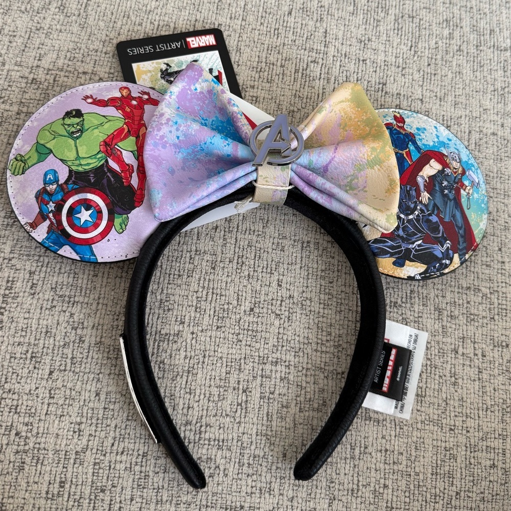 🔥🔥Brand New - Disney Park Marvel Artist Series Headband